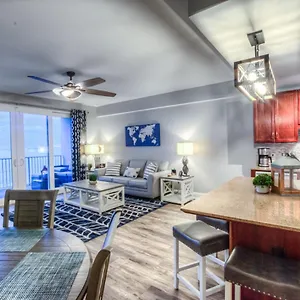 Holiday home Amazing Style In Lake Town Wharf! 1 Bd, 2 Ba Amenities And Location!, Panama City Beach